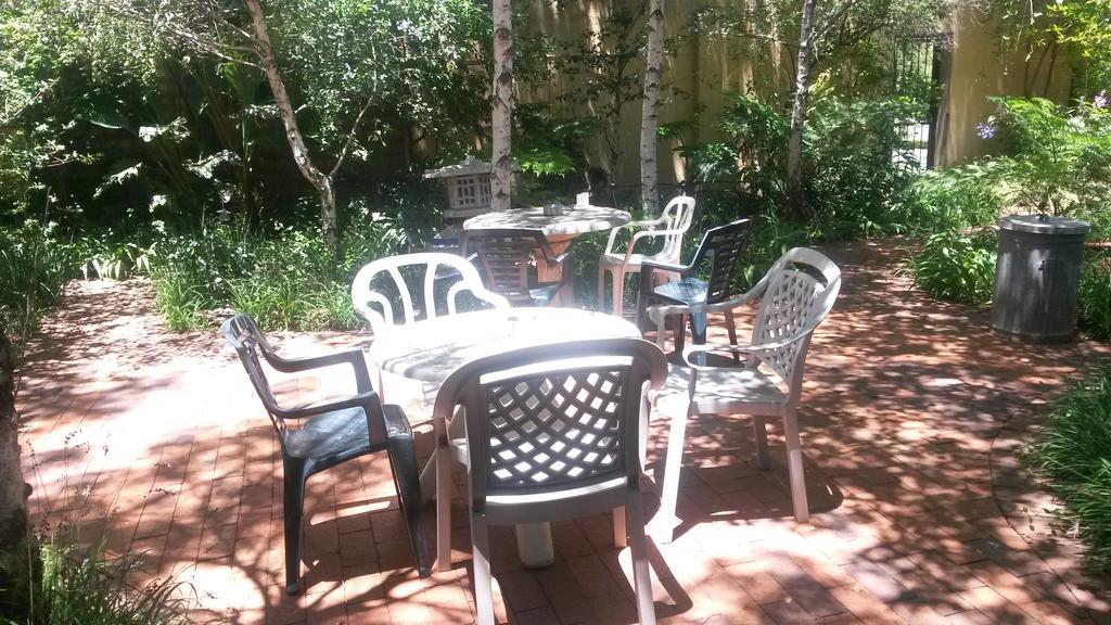 The Birches Backpacker Lodge Randburg エクステリア 写真